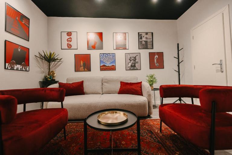 The Gallery Flat in the Core of Tirana - Ferienwohnung Tirana