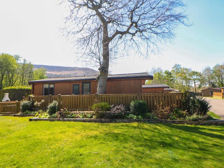 Dovestone Luxury Lodges sleeps 4- pet free - B&B Oldham