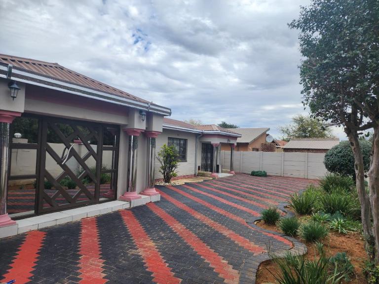 PJ Guesthouse - B&B Welkom