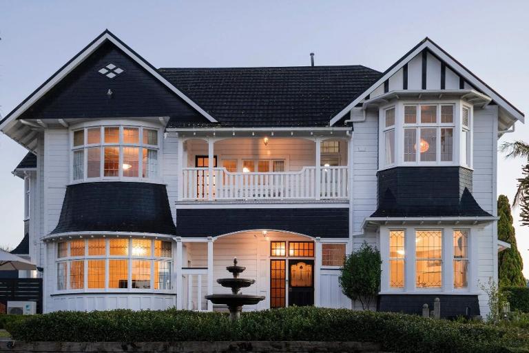 Cedar House - B&B Gisborne