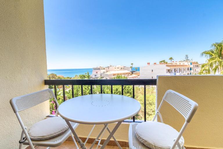 #063 Beach Apartment Steps from Ocean - B&B Albufeira