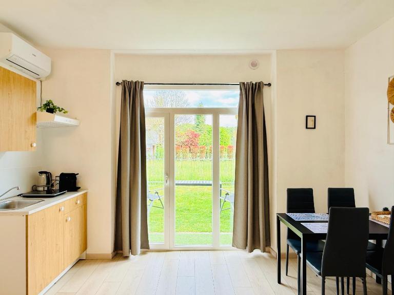 Casa Buda 2BR Apartment-Lakes Malpensa MXP 24h Check-in Parking - Ferienwohnung Sesto Calende