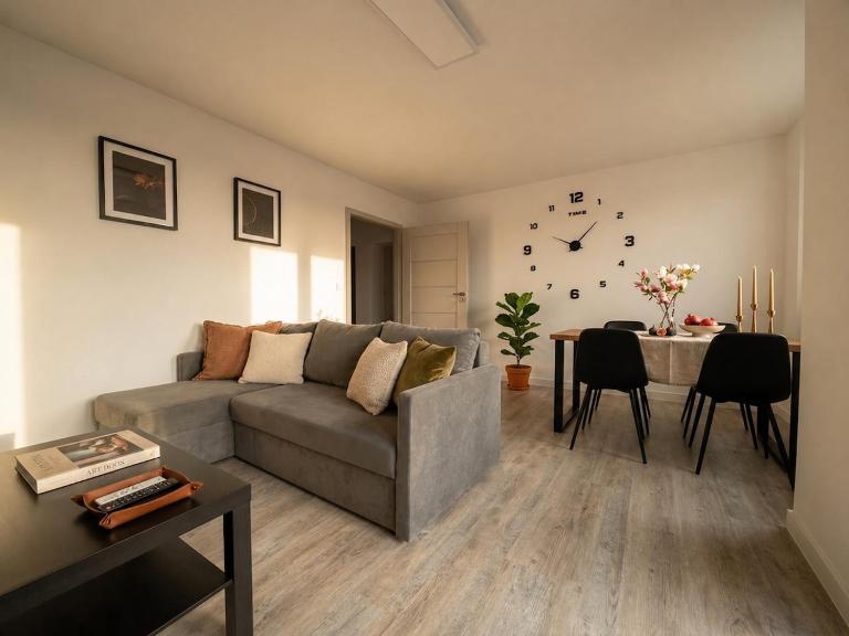 Family Apartment in Bródno by VAYA STAYS - Ferienwohnung Warschau