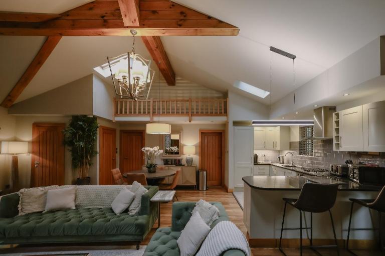 Noble Fir Lodge - The Hollies Retreats - B&B Oakmere