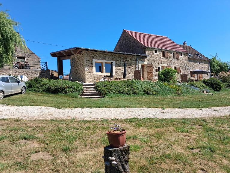Gîte rural au Bois des Riots - Bed and Breakfast Montillot