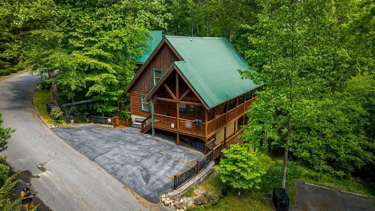 Hot Tub Retreat with Mountain Views & Cozy Stay - Chambres d'hôtes Pigeon Forge