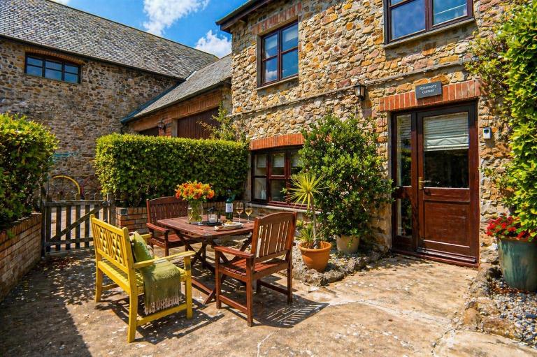 Widemouth Bay, Bude, Dog friendly family Rosemary Cottage - B&B Widemouth Bay