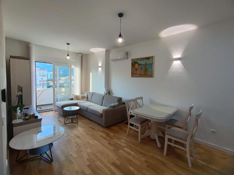 Family Home Apartment - B&B Bar