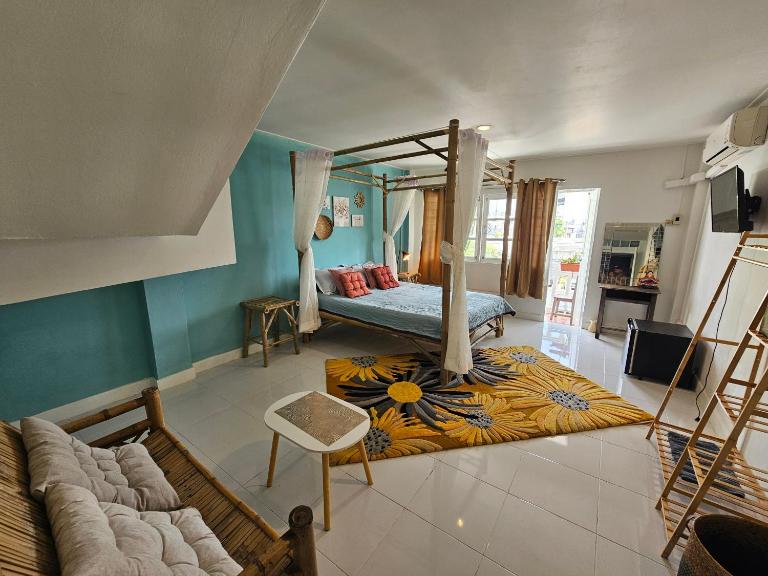 Papa house blue - B&B Pak Kret