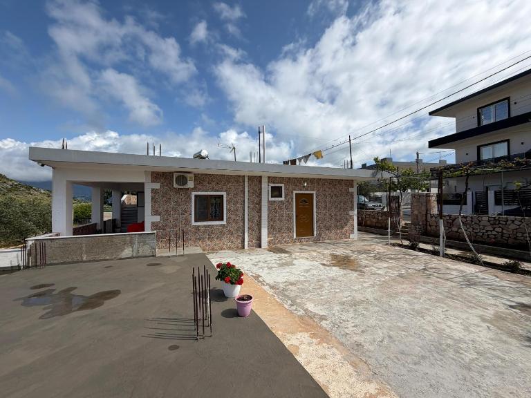 Sardis Rooms - Ferienwohnung Ksamil
