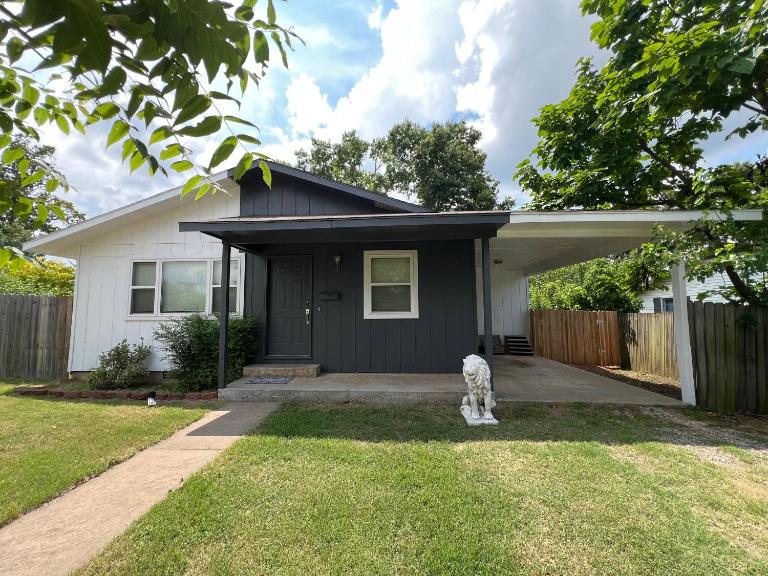 Lion House - B&B Bentonville