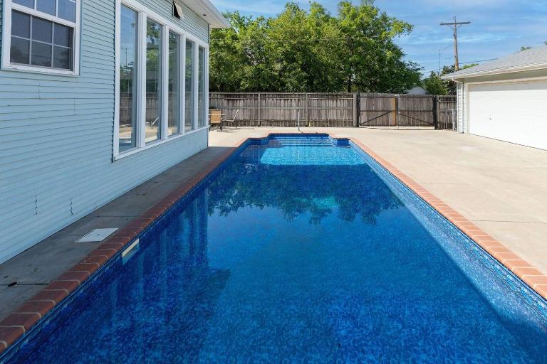 Game Room, Home Gym, & Private Patio W/ Pool! - Bed and Breakfast Wichita