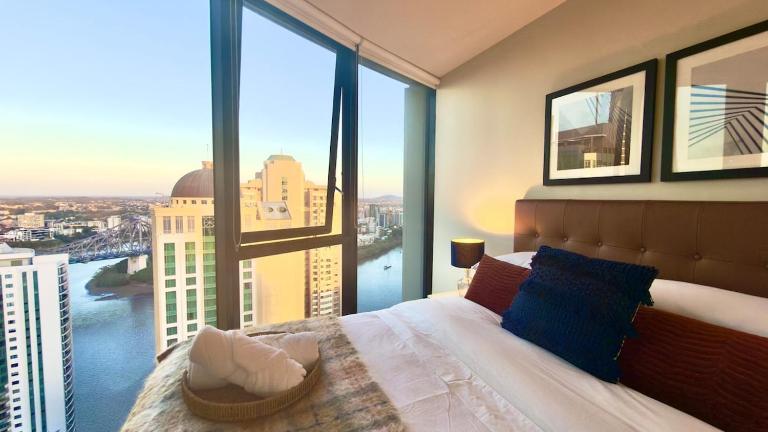 Luxury CBD Apt with 180 River Views & Rooftop Pool - B&B Brisbane