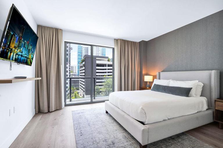 Brickell Studio - City Views - Pool & Gym - B&B Miami