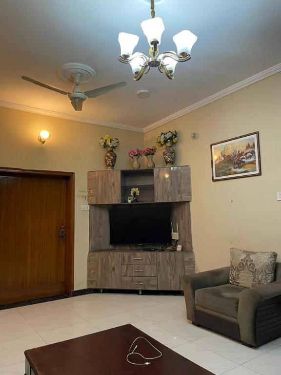 Spacious 3 Bedroom Stay DHA Lahore - Ferienwohnung Lahore
