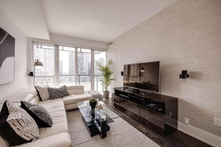Exquisite 3BR Suite Downtown Toronto with Balcony - Ferienwohnung Toronto
