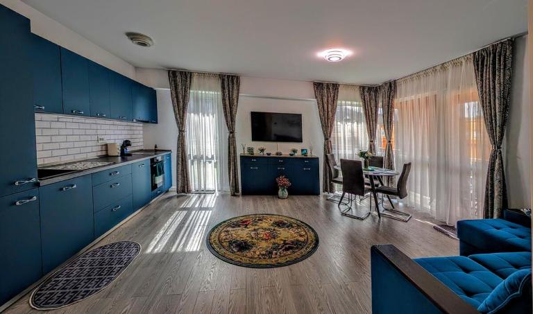 Stylish Sinaia Stay - Yard and Views - B&B Sinaia