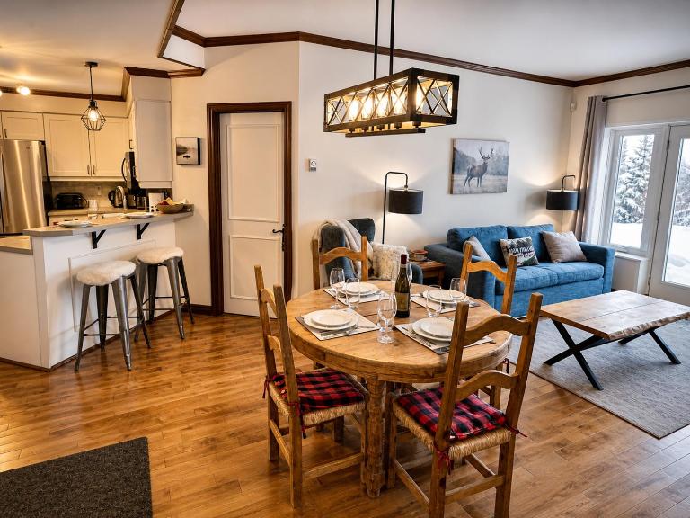 Superb ski inout - Ask about summer pool access! - B&B Mont-Tremblant