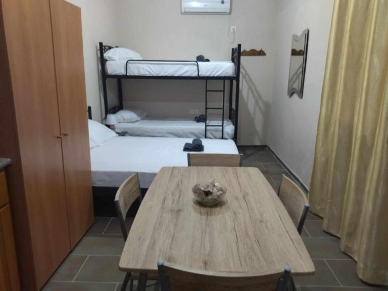 Mani GuestHouse - B&B Kypárissos