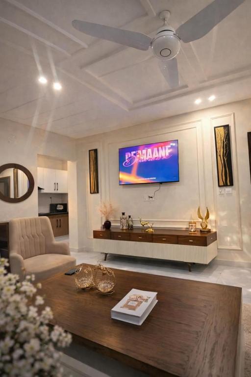 Global properties 2BED apartments In canal road self check-in - Ferienwohnung Faisalabad
