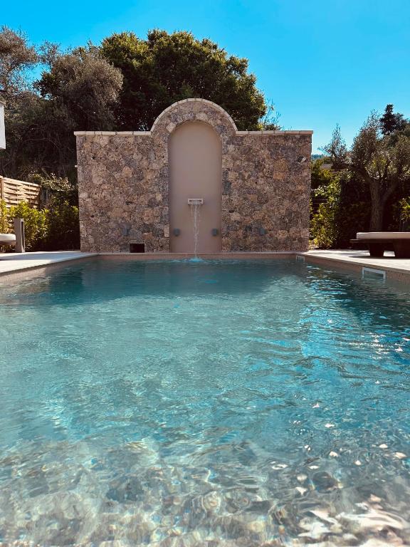Almyra Living - Adults Only - Bed and Breakfast Agios Górdios