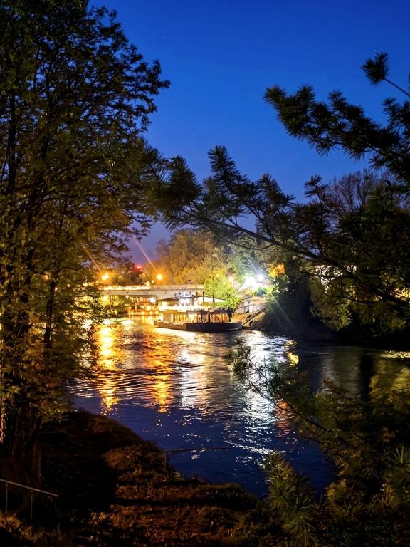 Riverside Panorama Apartment 2 near City Center Brko 2 - Bed and Breakfast Banja Luka