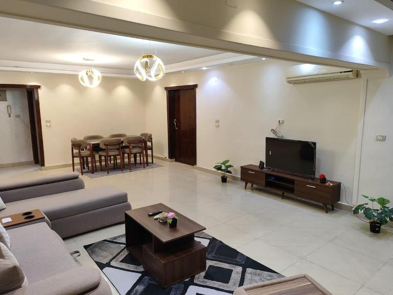City stars mall modern 2BD apartment - Ferienwohnung Kairo