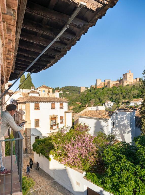 Stunning Alhambra view balconies, in the Albayzin - B&B Granada