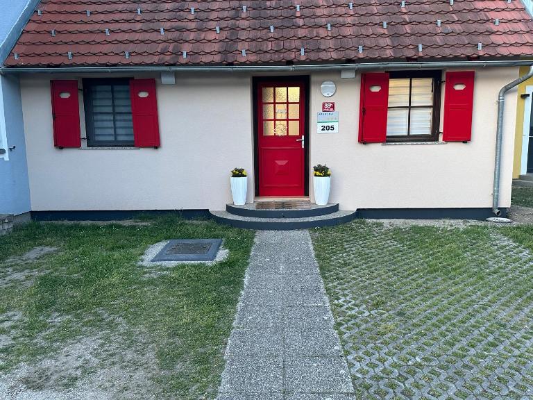 La Hiška Čatež with Tickets - each guest gets 2 entries per day - B&B Čatež ob Savi