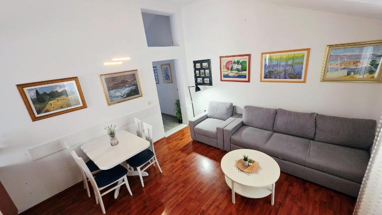 Apartman Beus-five min form the beach - Ferienwohnung Makarska