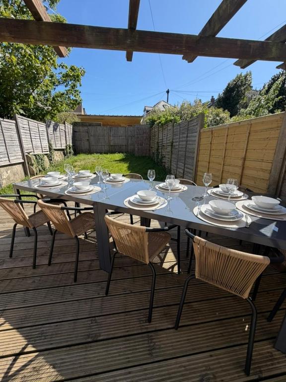 Charlie Langley Properties - Sleeps 10 - B&B Bath