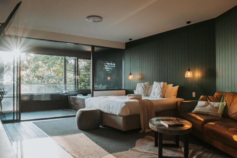 Luxury Spa Retreat with Ocean and Hinterland Views - Ferienwohnung Mandeville