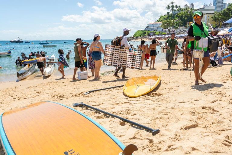 Pé na Areia - Flat na Barra com PiscinaArGaragem - Chambres d'hôtes Salvador