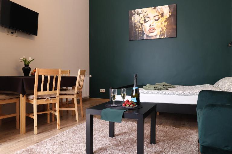 Vicky's Apartman 2 rooms, no loft climbing - Ferienwohnung Budapest