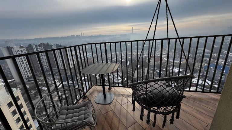 Cozy Sunrise Suite - Chisinau Center City View - HERMES - B&B Chişinău