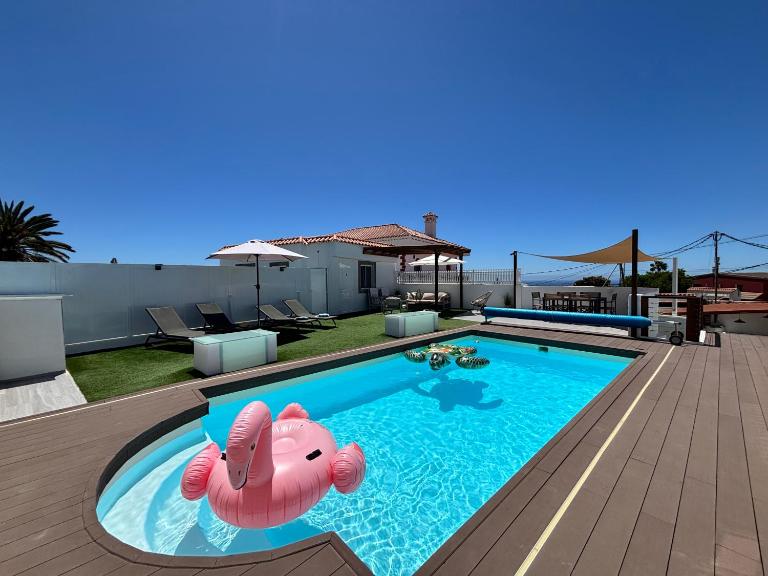 Private pool, parking, BBQ in the South of GC - B&B Las Palmas de Gran Canaria