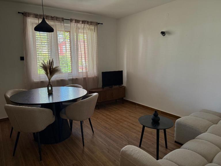 Apartment Doris 2 - Ferienwohnung Banjol