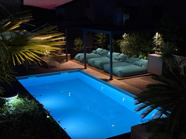 Azure Pool House Murter - B&B Murter