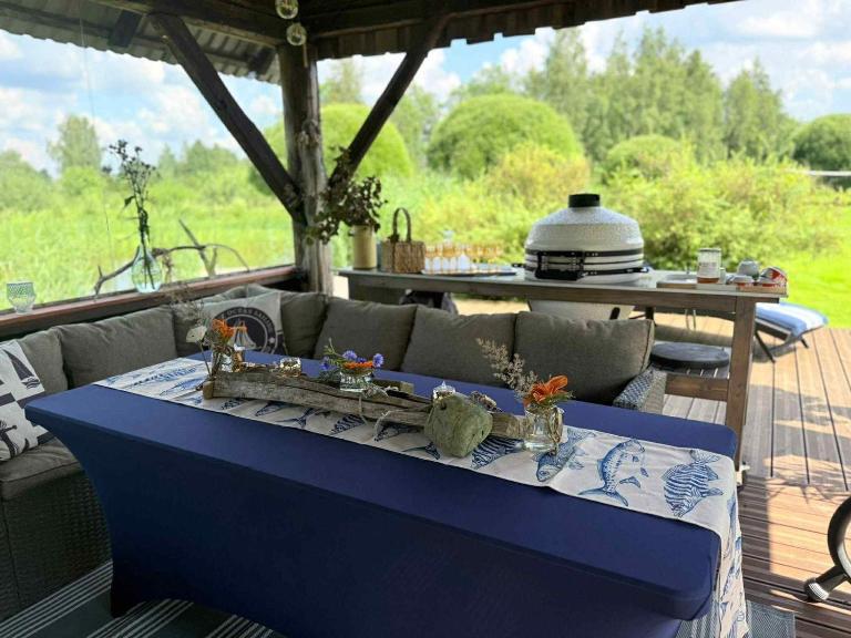 Wiire Private Holiday Home & Smoke Sauna - Bed and Breakfast Saulepa
