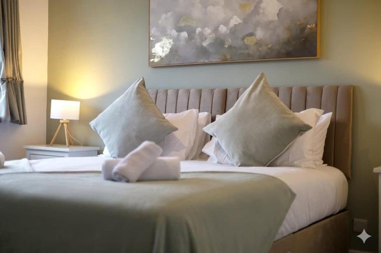 Church Street 3-Bed I Sleeps 5 I Contractors I Wifi I Parking - B&B Hednesford