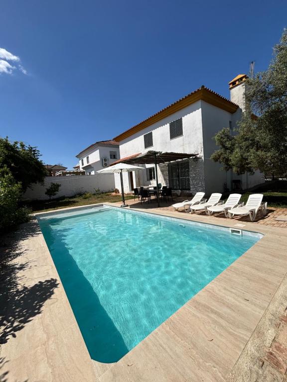 Gran Chalet a 13 min de Sevilla - B&B Gelves