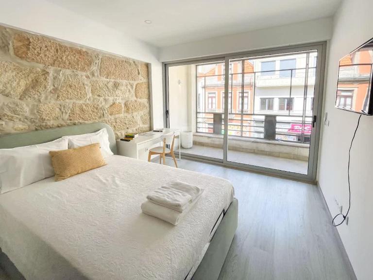 Brito Capelo Studio with Balcony - 2 Guests - Chambres d'hôtes Matosinhos