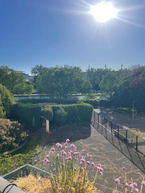 T4 3 Chambres Ideal pour familles et groupes Face du Stade de France Canal et toutes commodités - Bed and Breakfast Saint-Denis
