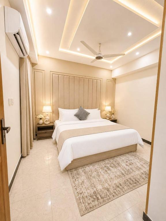Prestige 2BR Apartment Islamabad,luxury,comfort & style with a perfect view - Ferienwohnung Islamabad