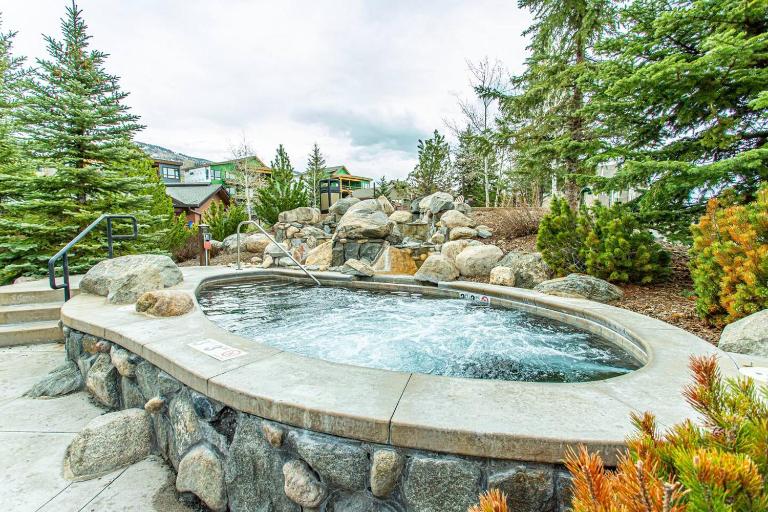 Studio at Resort w/Hot Tub + Winter Gondola Access - B&B Steamboat Springs