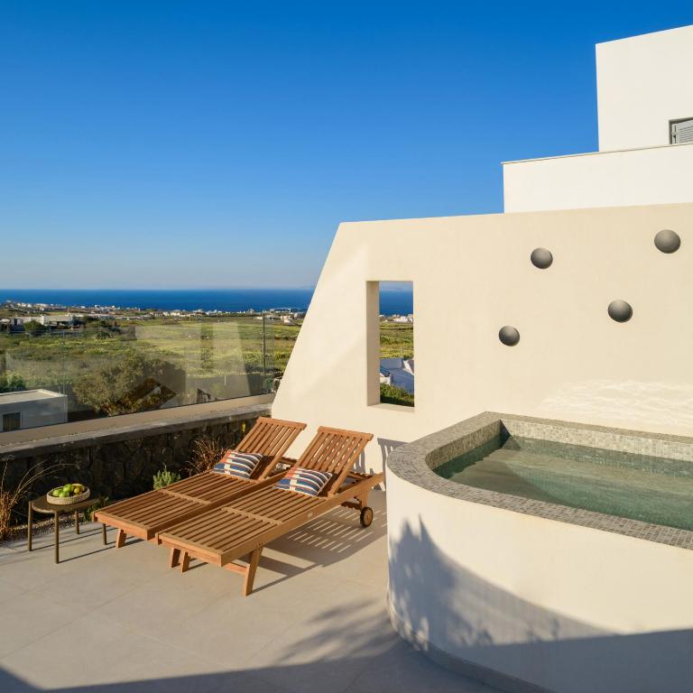 Eteo Santorini Luxury Suites - B&B Karterádhos