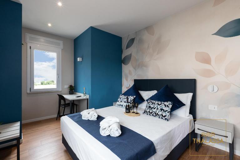 Thalassa Apartment - Seaview, pvt terrace, luxury design, A-C - B&B Lido di Ostia