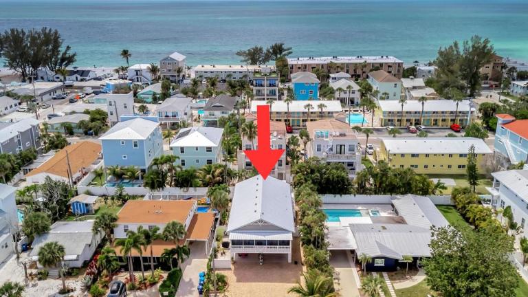 Pink Salt AMI by Cheerful Rentals - B&B Bradenton Beach