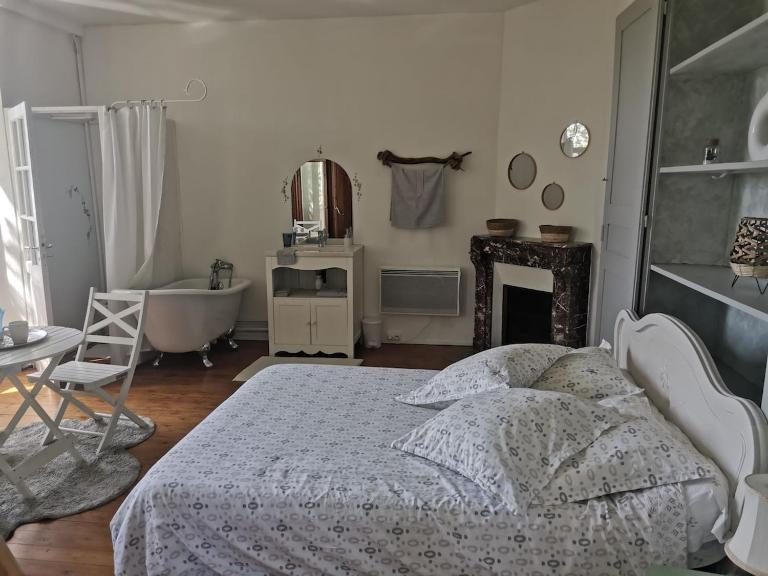 Le Nid des Coteaux Petite maison atypique - Ferienwohnung Ébreuil