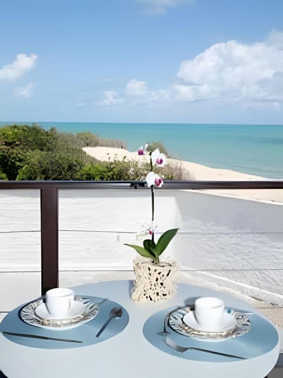 Frente ao Mar + Piscina | Falésias Mar 209 - B&B Pipa